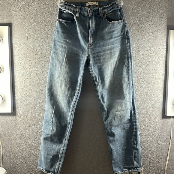 Abercrombie & Fitch The Ankle Straight Ultra High Rise Jeans - Picture 3 of 11